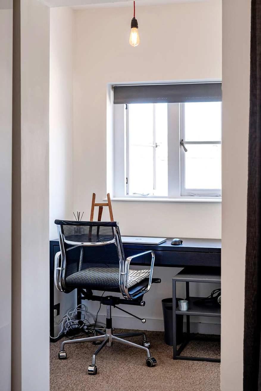 The Writers Light- 2 Bed Shoreditch Apartment